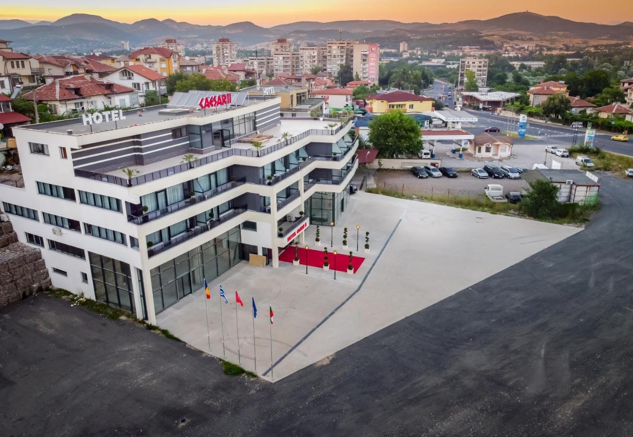 Hotel Caesar 2 Kurdzhali Bagian luar foto