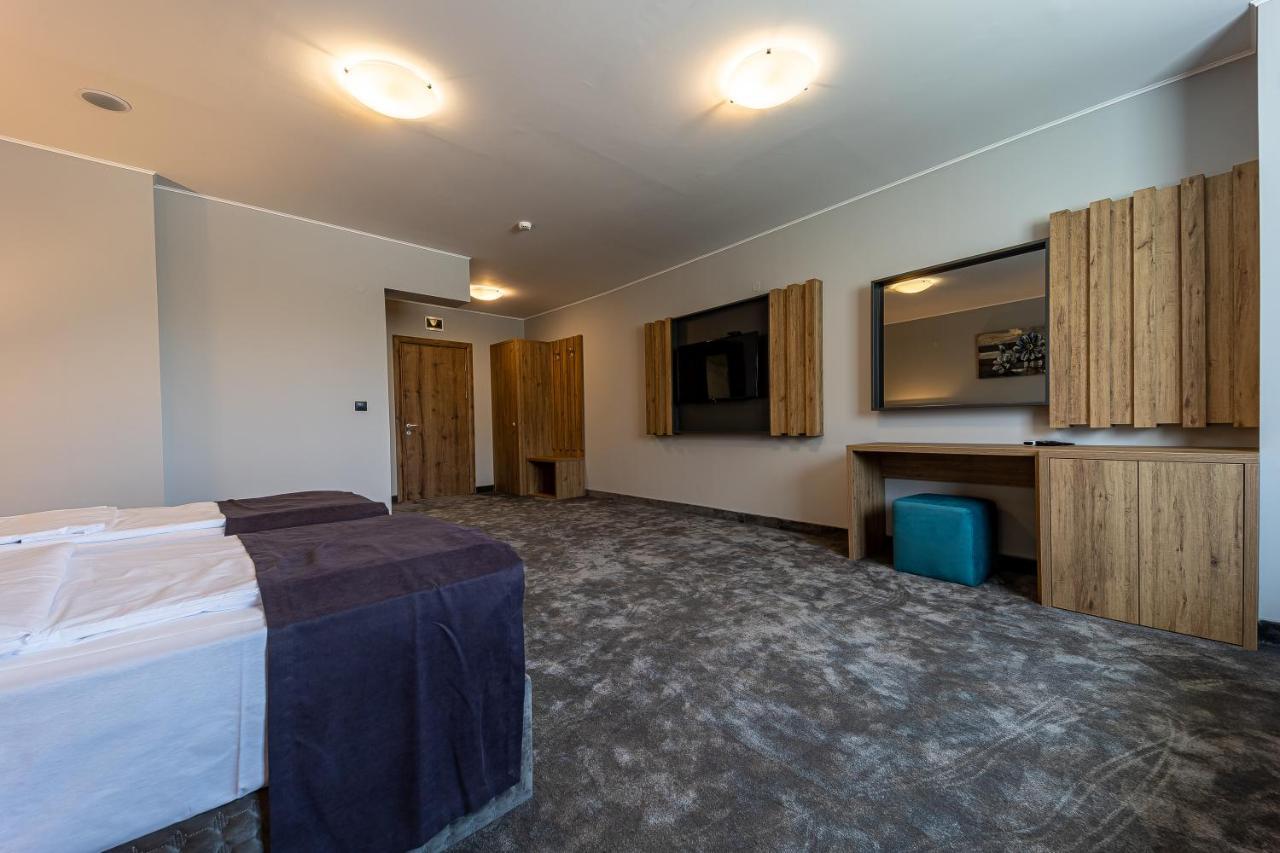 Hotel Caesar 2 Kurdzhali Bagian luar foto