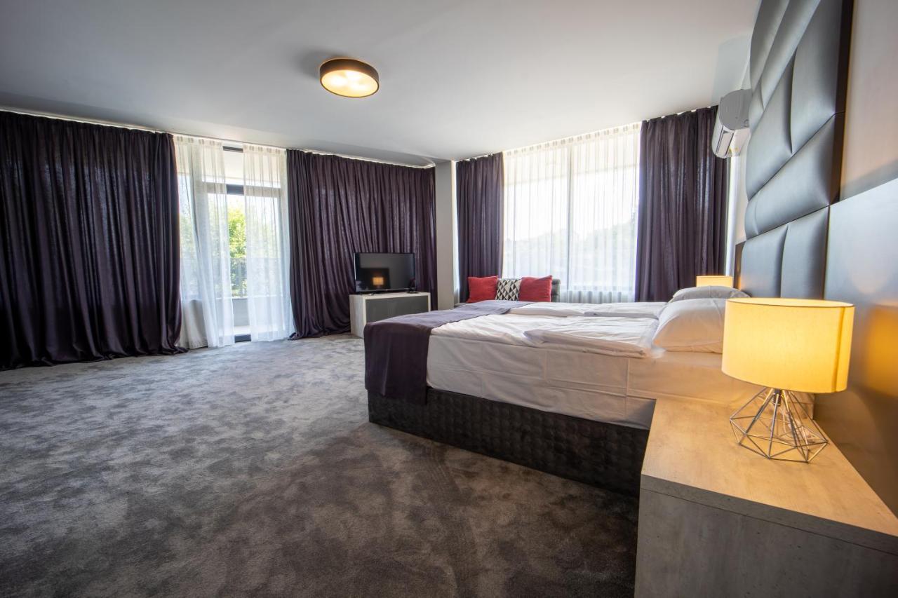 Hotel Caesar 2 Kurdzhali Bagian luar foto