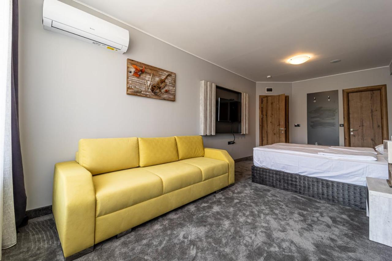 Hotel Caesar 2 Kurdzhali Bagian luar foto