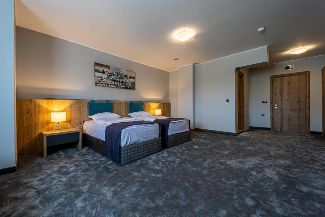 Hotel Caesar 2 Kurdzhali Bagian luar foto