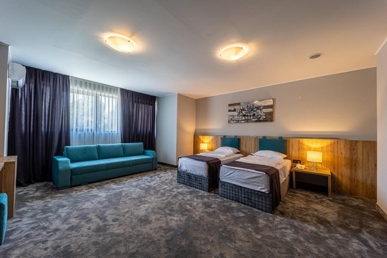 Hotel Caesar 2 Kurdzhali Bagian luar foto