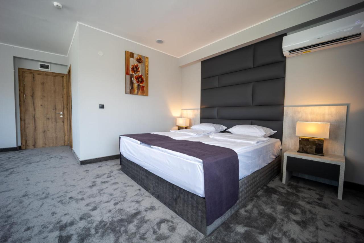 Hotel Caesar 2 Kurdzhali Bagian luar foto