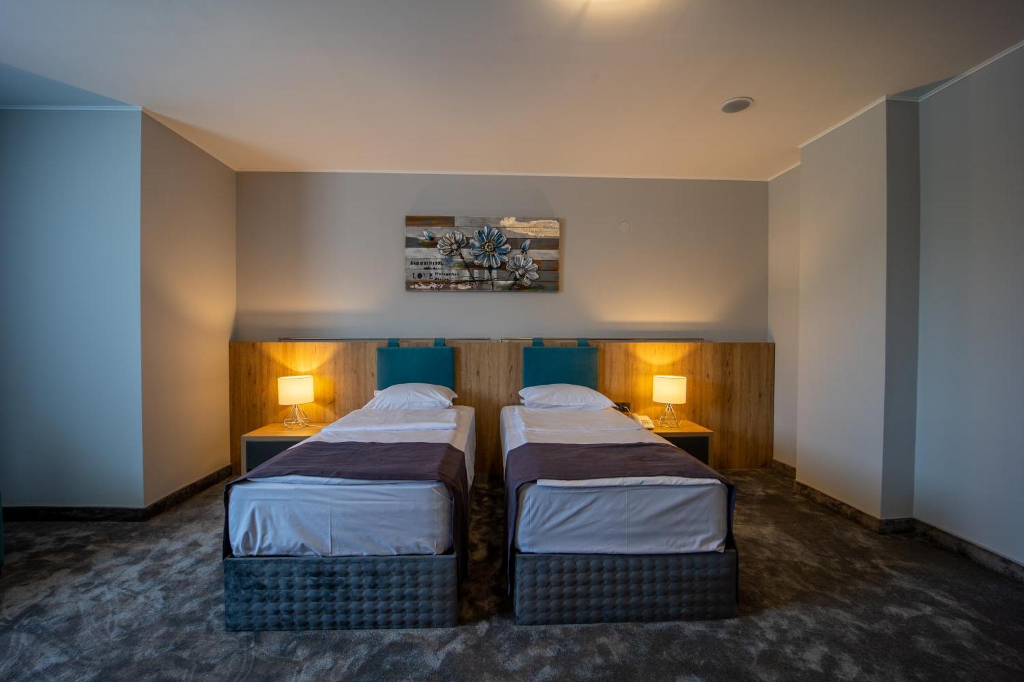 Hotel Caesar 2 Kurdzhali Bagian luar foto