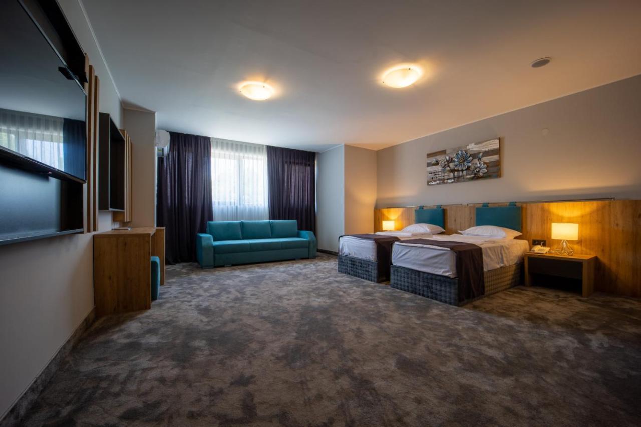 Hotel Caesar 2 Kurdzhali Bagian luar foto