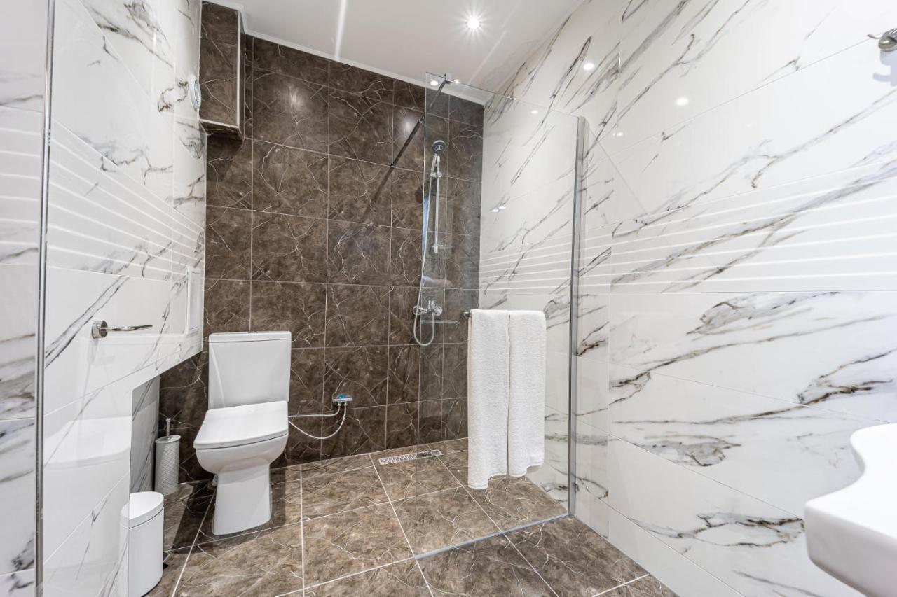 Hotel Caesar 2 Kurdzhali Bagian luar foto